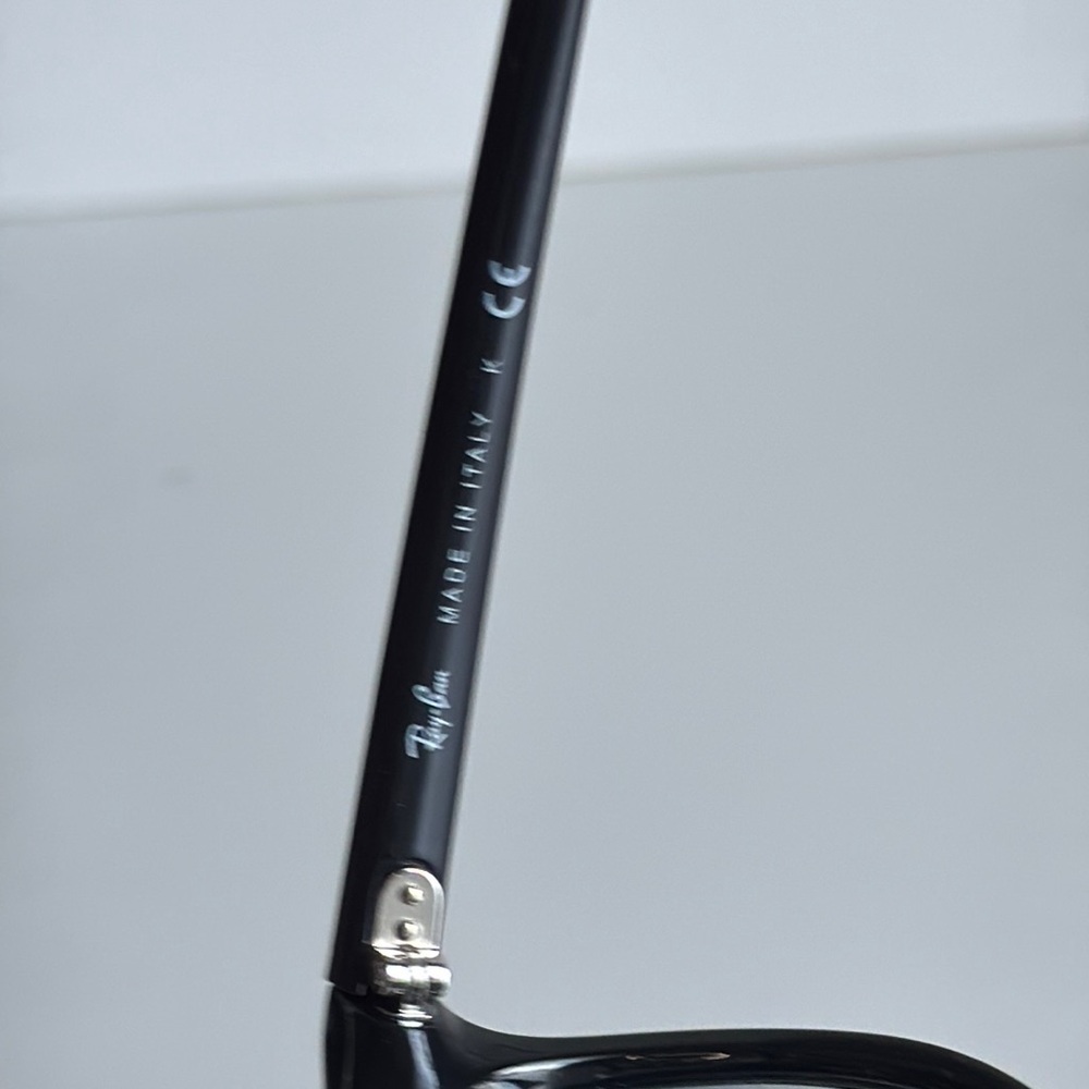 Ray-Ban RB4126 Black Sunglasses with Oversized Cat-Eye Frame and Gradient Lenses - Picture 4 of 9